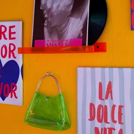 Studette Pop Art - 2 Personnes アパート